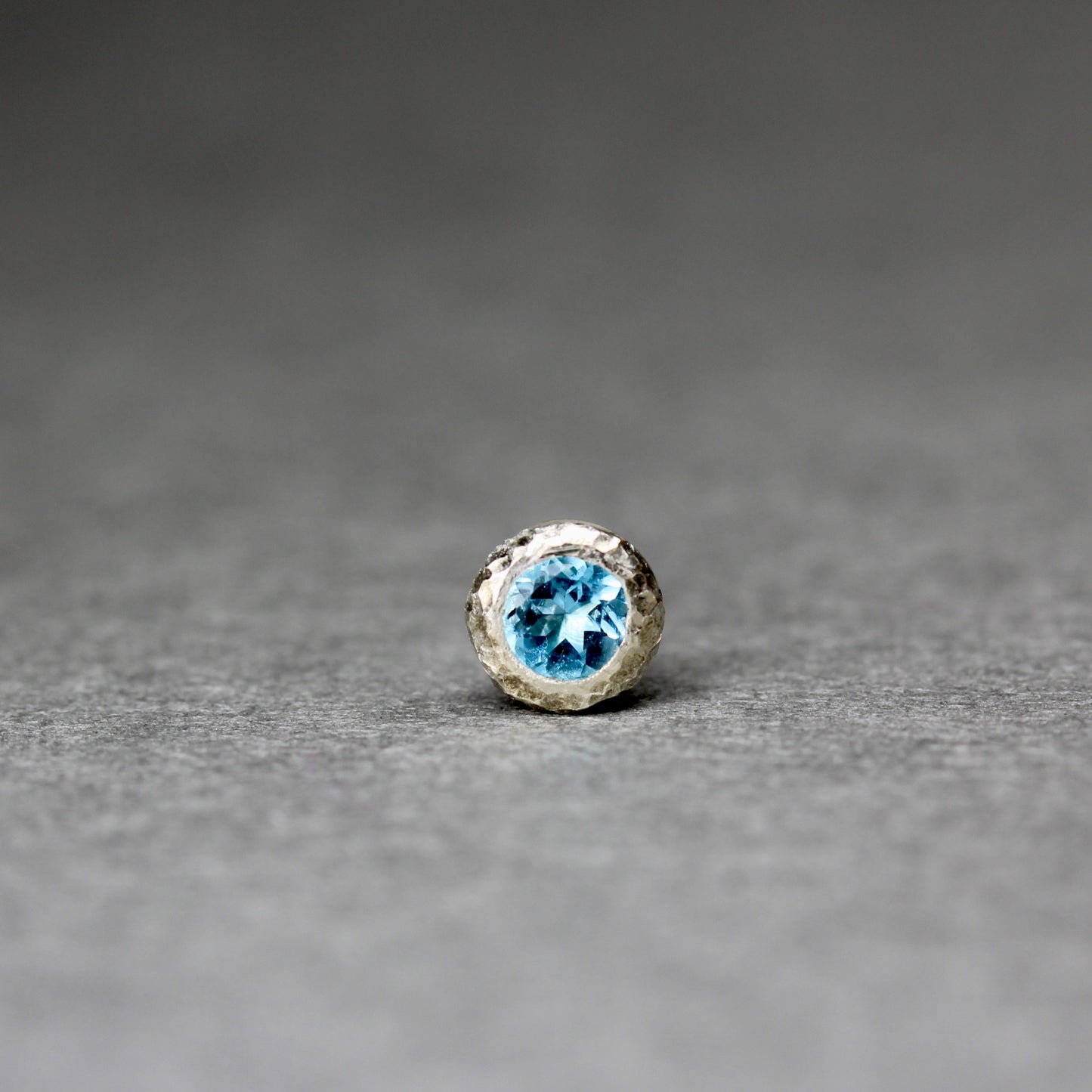 Pebble Stone Ear studs